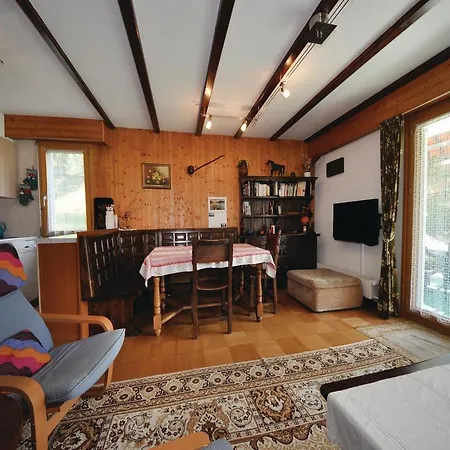 Apartment Emeraude 7 *